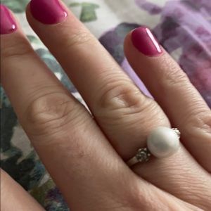 Sterling silver pearl ring